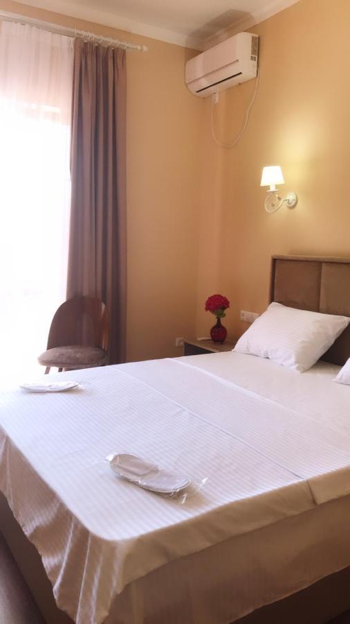 Hotel In Sukhum Soechoemi Buitenkant foto