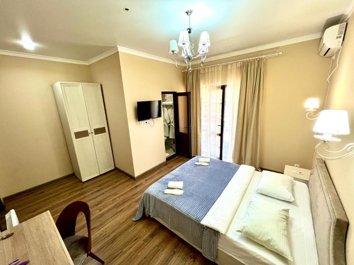 Hotel In Sukhum Soechoemi Buitenkant foto
