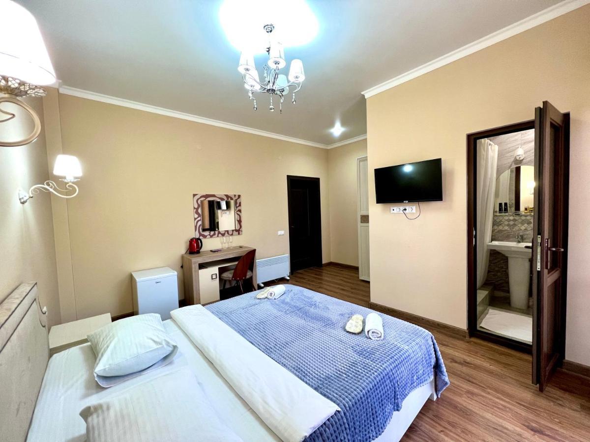 Hotel In Sukhum Soechoemi Buitenkant foto
